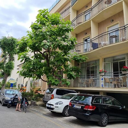 קאטוליקה Hotel Esperia מראה חיצוני תמונה
